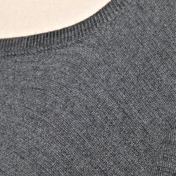 St. John Grey Knit Fit and Flare Long Sleeve Scoop Neck Dress Size 12 - Picture 7 of 8